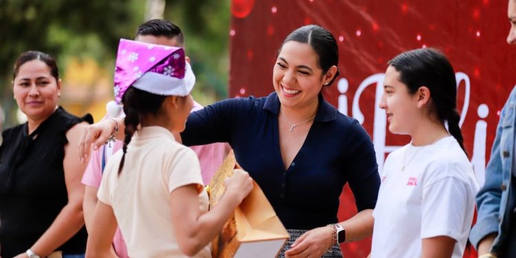 Indira Vizcaíno celebra posada con niñas, niños y adolescentes de los CAS del DIF Estatal Colima