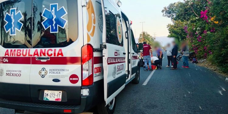 UEPC Colima atiende accidente de motociclista en Tercer Anillo Periférico