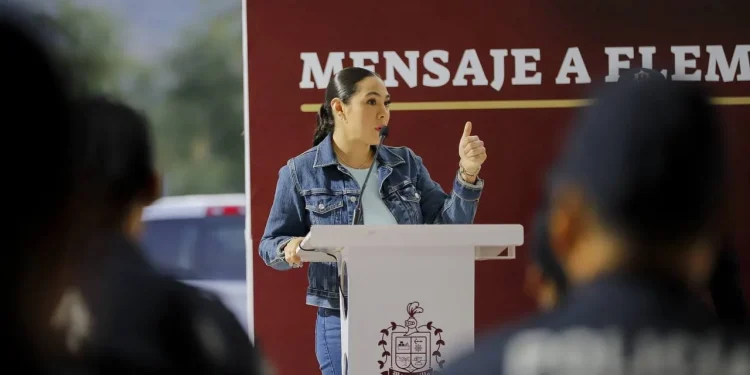 En reunión con policías de Manzanillo, Indira agradece su labor diaria y celebra coordinación con el municipio