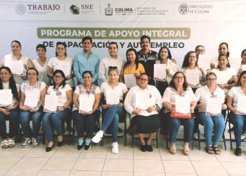 Trabajo Colima clausura el curso gratuito de pastelería, en Mirador de la Cumbre
