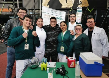 Médico peleador de la UFC dedicará su próxima pelea a quienes luchan contra enfermedades y al personal de salud del IMSS; llama a la reactivación física gradual