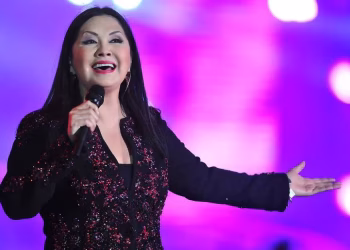 Uno de los grandes éxitos de Ana Gabriel – “Ni un roce”