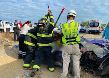 UEPC y CRUM atienden accidente sobre el Libramiento Ejército Mexicano