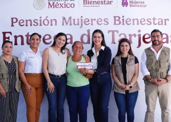 Pensión Mujeres Bienestar y Programas para Personas Adultas Mayores son para agradecer todo lo que han entregado por el país: Indira