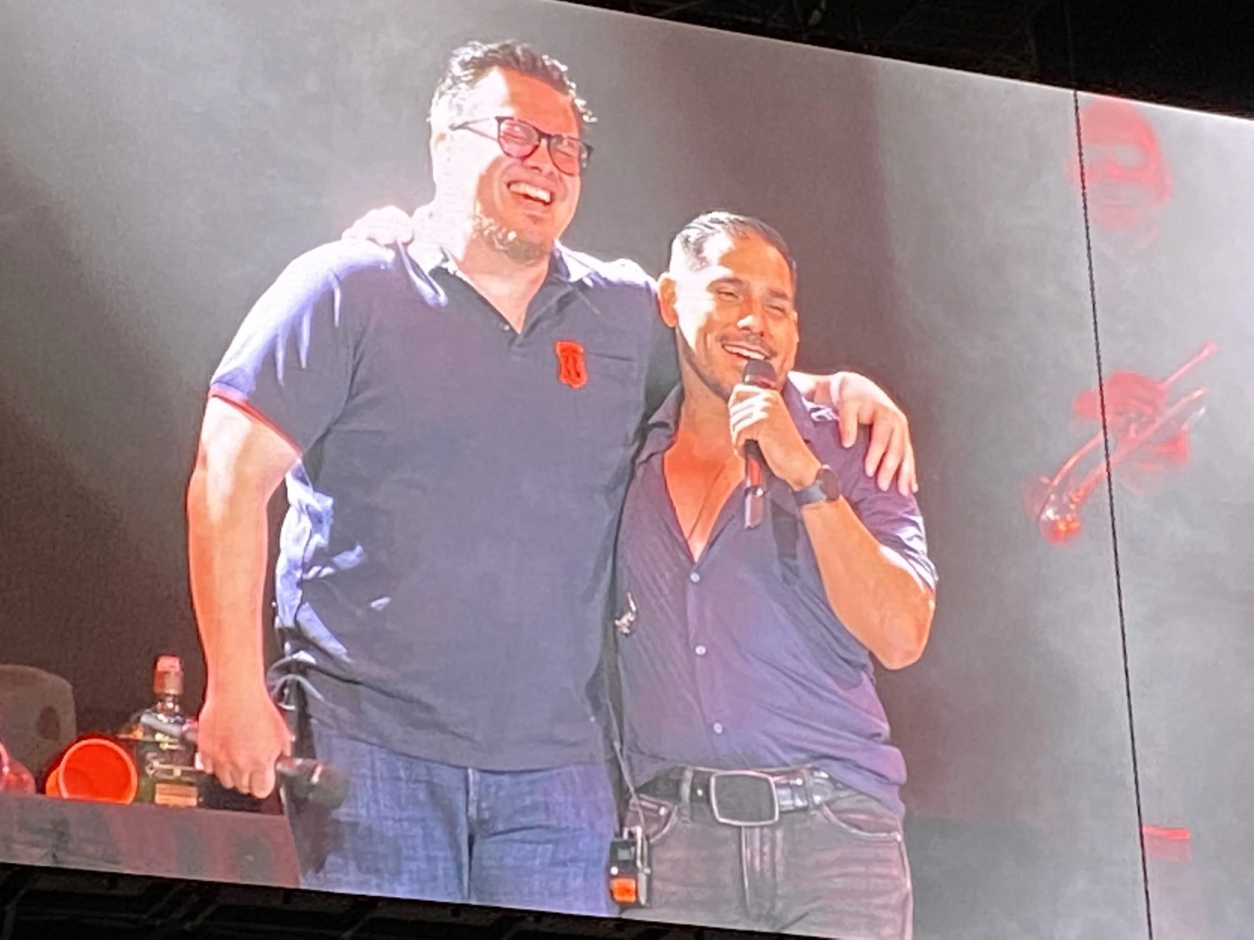 Franco Escamilla canta “Sin rencores” junto a Espinoza Paz en La Arena Monterrey