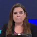 ‘Milagros Leiva’, periodista y conductora peruana de “Willax Televisión”, protagonizó un duro momento durante la transmisión en vivo de su programa al anunciar el fallecimiento de su padre, ‘Rail Leiva’. Este hecho ocurrió mientras conducía una entrevista, cuando recibió un mensaje urgente desde la producción que le comunicó la trágica noticia.