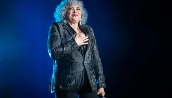 “Dudas” – Amanda Miguel, en vivo desde el Auditorio Nacional en #elsiempreteamaretour2023
