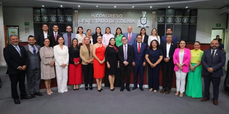 Entrega Manuel Vega al Congreso informe 2024 de la CDHEC; afirma que buscará ‘desburocratizar’ la institución