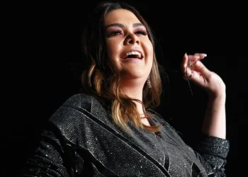 ¡A Yuridia se le olvida la canción en pleno concierto!