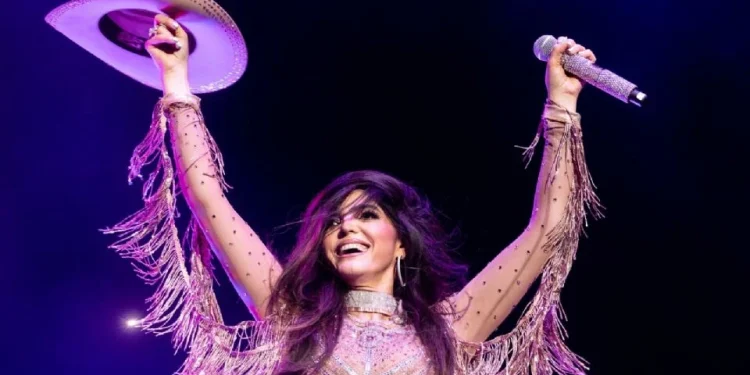Ana Barbara – “Como me haces falta” en concierto