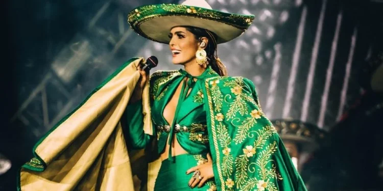 ‘Ana Barbara’ celebro el ‘Día del Mariachi’ con su composición “Amor y Veneno” que se a convertido en una de las favorita de los fans, y agrega: “No cabe duda que el Mariachi une nuestros corazones y nos llena de alegría donde sea que estemos”