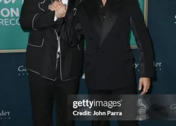 David Bisbal le dice a Carín León en pleno concierto “estoy flipando contigo, con tu voz, con tu corazón y con tu arte”