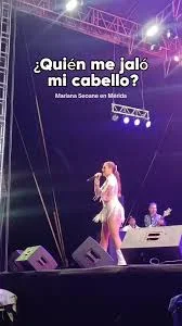 Mariana Seoane en su concierto en Mérida Yucatan dice la famosa frace “¿Quien me jalo mi cabello?”