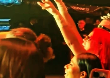 KAROL G RESULTO SER UNA MEGA FAN DE LOS BUKIS