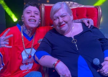 ‘Santa fe Klan’ y ‘Paquita la del barrio’ compartieron escenario