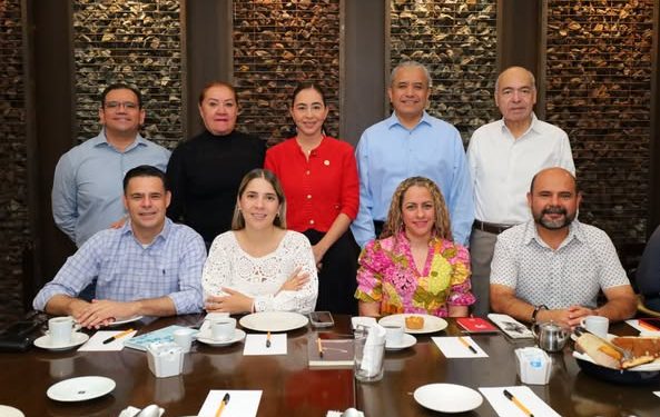 Integrantes de la Junta de Gobierno y Coordinación Política del Congreso del Estado de Colima, sostuvieron una reunión de trabajo con el titular de la Secretaría de Desarrollo Económico Colima