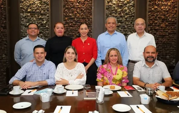 Integrantes de la Junta de Gobierno y Coordinación Política del Congreso del Estado de Colima, sostuvieron una reunión de trabajo con el titular de la Secretaría de Desarrollo Económico Colima