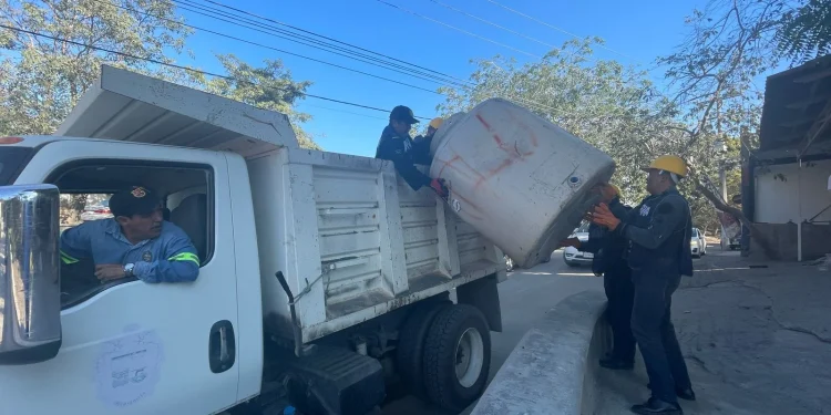 SANTIAGO REFUERZA LA PREVENCIÓN DEL DENGUE: MÁS DE 1 TONELADA DE CACHARROS RECOLECTADOS