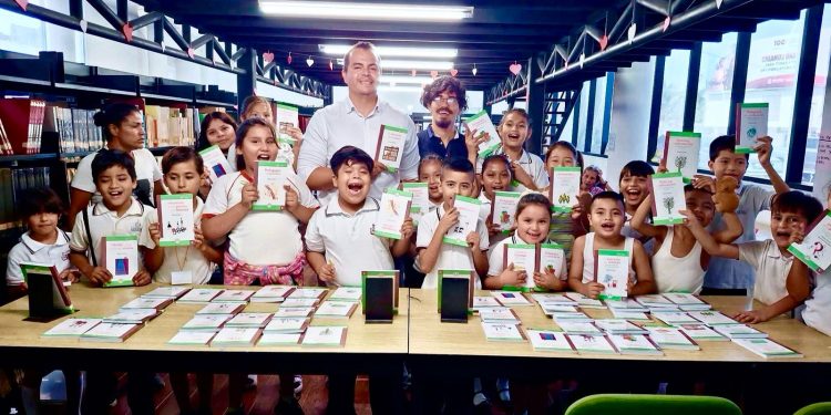Cultura Colima entrega nuevo acervo a la biblioteca pública ‘Julia Piza Miranda’ en Manzanillo