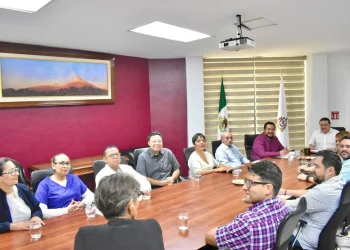Gobierno del Estado de Colima atiende peticiones de personal del HRU; no se suspende la atención médica