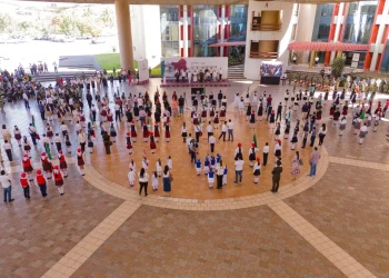 Gobierno de Colima y de México buscan construir una patria más justa y con mayor bienestar: Indira Vizcaíno en el Día de la Bandera