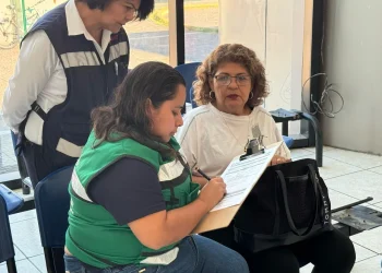 Gobierno Colima atiende a más 250 personas en el primer día de los módulos ‘Estamos para Servirte’