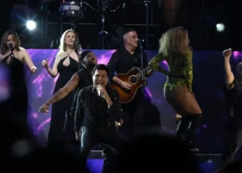 ‘Chayanne’ en la Feria de León 2025 enamoró al público con su energía y carisma