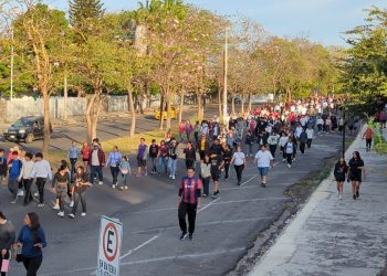 Más de 1,100 personas participan en la ‘Carrera por la Paz y contra las Adicciones’ en Colima