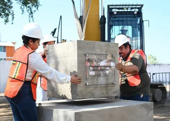 CLAUDIA SHEINBAUM, INDIRA VIZCAÍNO Y ROSI BAYARDO COLOCAN PRIMERA PIEDRA DE LAS VIVIENDAS PARA EL BIENESTAR