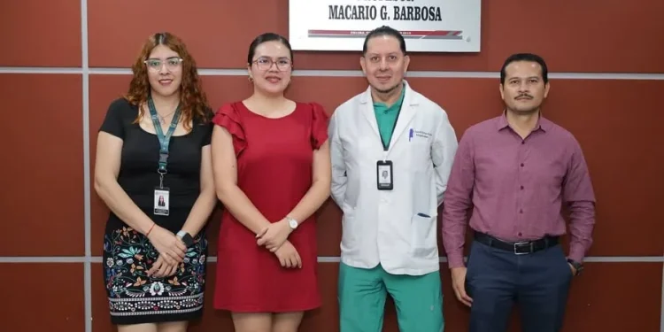 H Congreso del Estado de Colima. Diputada Karen Jurado Escamilla y personal del área de Salud Mental y Grupos Vulnerables