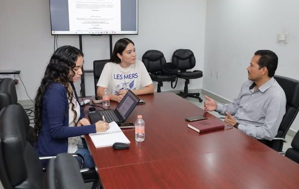 H Congreso del Estado de Colima. La Diputada Andrea Heredia sostuvo una reunión con el Dr. Guillermo Blanco para analizar distintas propuestas del área de la salud.