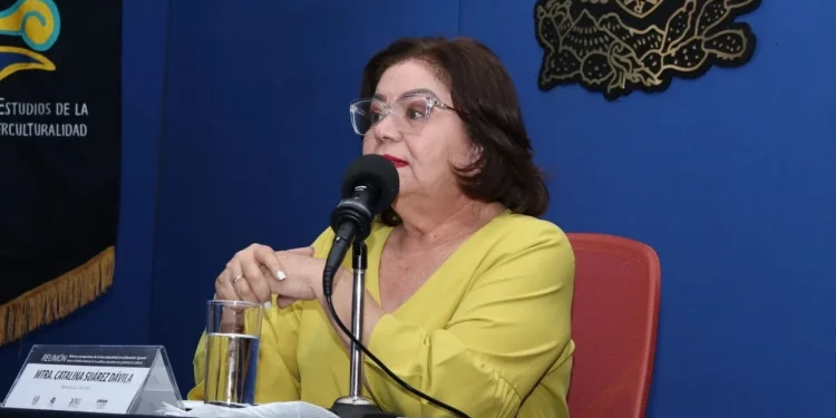 Rectora de la Universidad Intercultural de Colima imparte charla en la UNAM