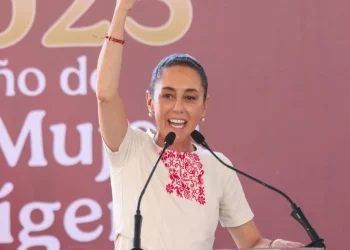 En Manzanillo, Claudia Sheinbaum e Indira Vizcaíno dan arranque a la construcción de más de 13 mil viviendas en el estado de Colima