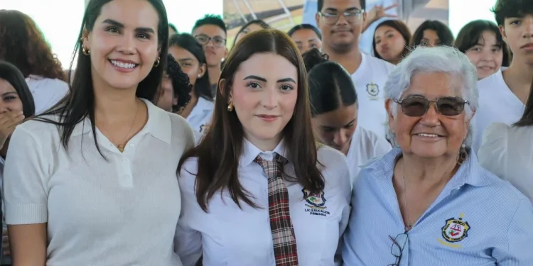 CON UNIBECA ROSI BAYARDO SE SUMA AL ESFUERZO ESTATAL Y FEDERAL EN FAVOR DE LA EDUCACIÓN