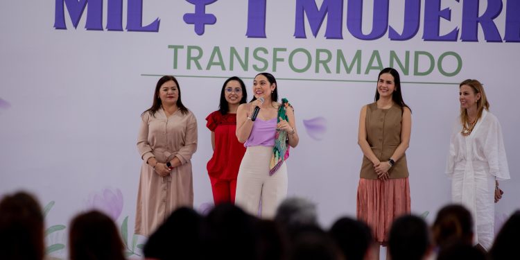 Gobernadora pide a mujeres sororidad, ayudar a otras a alcanzar sus sueños y romper círculos de violencia