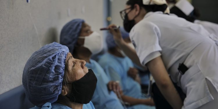 Con la estrategia “Ver por México” se realizó jornada para beneficiar a 2 mil 079 pacientes con cirugía de catarata