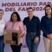 Indira Vizcaíno entrega mobiliario a docentes del municipio de Manzanillo