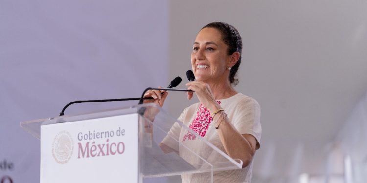 Gobernadora de Colima acompaña a la Presidenta Sheinbaum en presentación de avances de Programas para el Bienestar, en Cuauhtémoc
