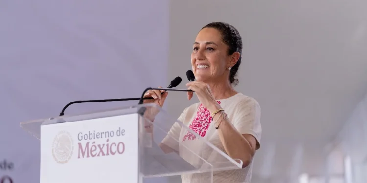 Gobernadora de Colima acompaña a la Presidenta Sheinbaum en presentación de avances de Programas para el Bienestar, en Cuauhtémoc
