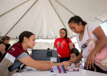 Más de 1,700 estudiantes en Coquimatlán reciben este jueves Mi ColiBeca para Empezar