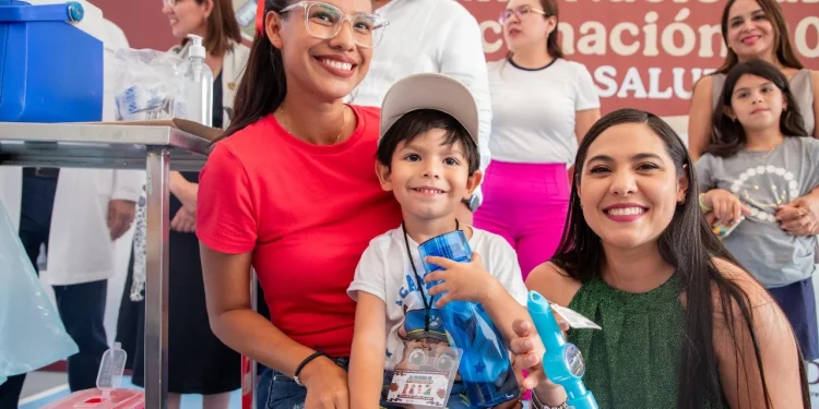 Colima está en los primeros lugares nacionales de vacunación: Gobernadora