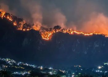Incendios en Tepoztlán llegan al cerro del Tepozteco, ¿cuántas hectáreas han sido consumidas?
