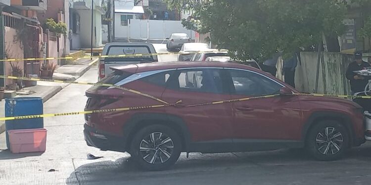 Mujer Sufre un Infarto Mientras Manejaba y Muere; Provoca Choque en Tampico