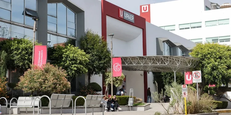 Estudiante de la UPAEP cae desde la terraza del edificio de posgrados