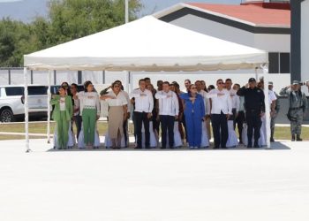 H Congreso del Estado de Colima. Diputada Yommira Barreto participa en ceremonia de toma de posesión al cargo y protesta de bandera