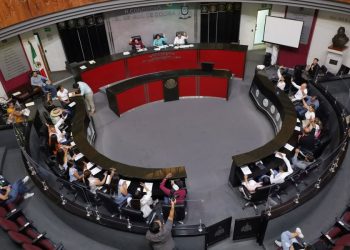 H Congreso del Estado de Colima. La diputada Dulce Huerta Araiza dio lectura al dictamen N° 09, relativo a la solicitud de la C. Isamar Ramírez Rodríguez, para reincorporarse a su cargo como Legisladora