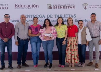 Indira: Colima el único estado en el que tenemos becados a todos los estudiantes desde preescolar hasta preparatoria