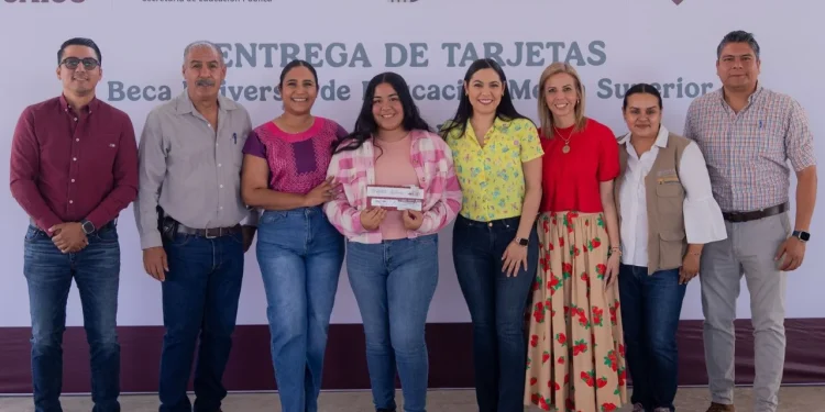 Indira: Colima el único estado en el que tenemos becados a todos los estudiantes desde preescolar hasta preparatoria