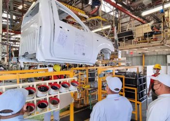 Nissan fabrica en México la pickup que exportará a toda América Latina