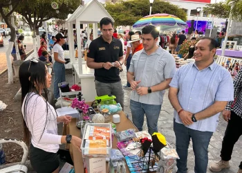 Subsejuv realiza con éxito el ‘Mercadito Joven’ en Tecomán